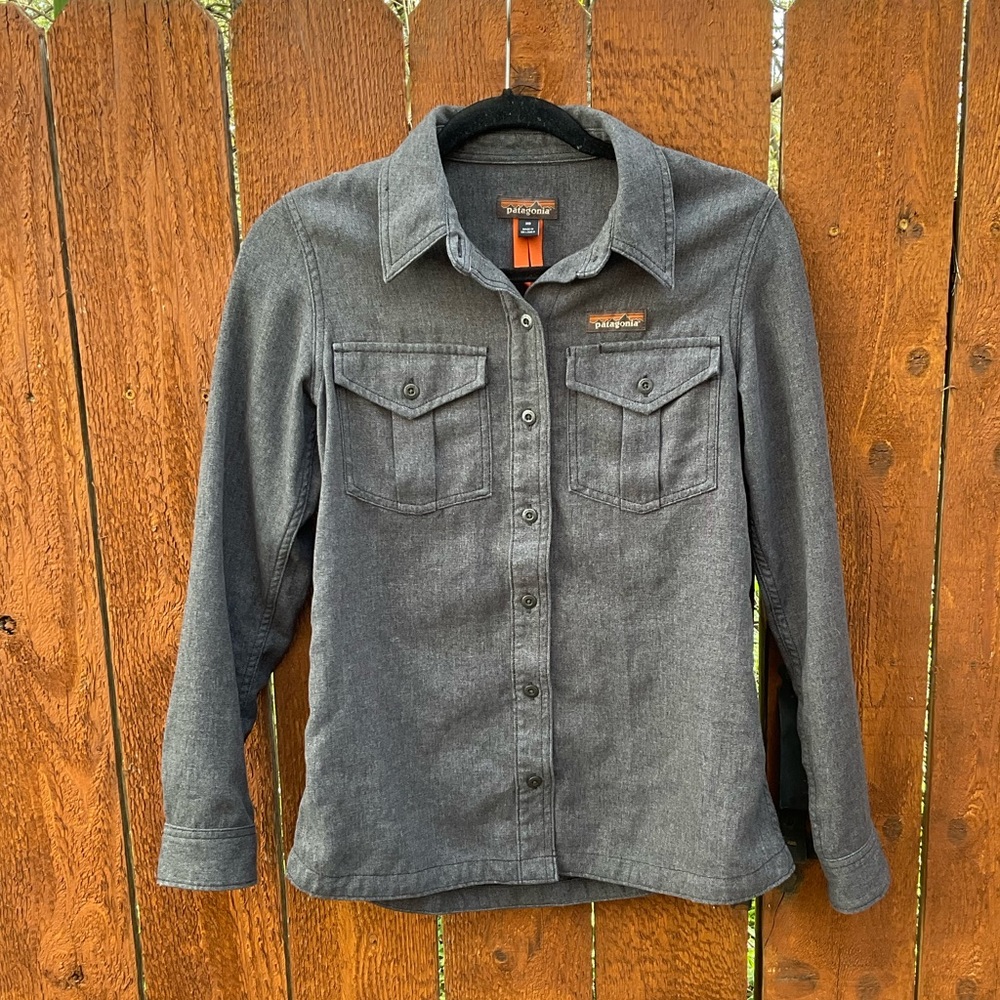 Patagonia mid-weight button up